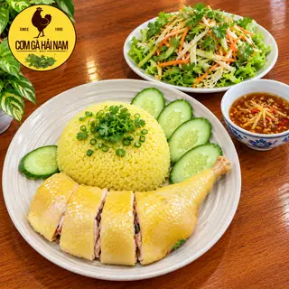 Hình ảnh cơm 1/4 ga ta gỏi ăn kèm 