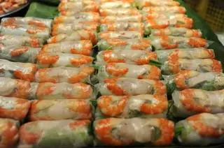 Hình ảnh Gỏi cuốn đặc biệt 3 cuốn (tôm, thịt , tai heo)