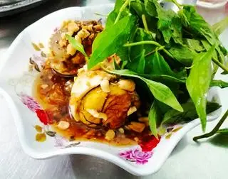 Hình ảnh Hột vịt lồn xào me (2 trứng)