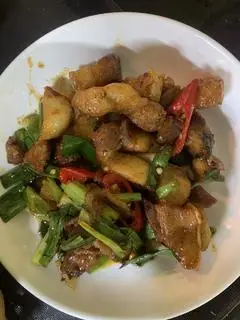 Hình ảnh Thịt ba chỉ rang cháy cạnh