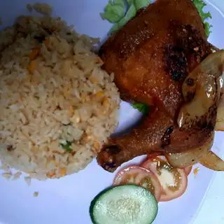 Hình ảnh Cơm Chiên Đùi Gà Góc Tư (đặc biệt)
