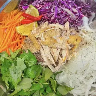 Hình ảnh GỎI GÀ BẮP CẢI ( nguyên con )