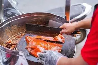 Hình ảnh Vịt quay da giòn (tỳ bà) - nửa con