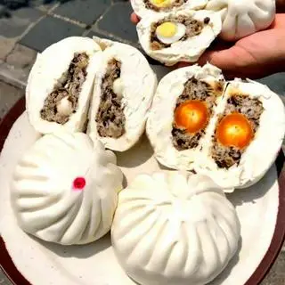 Hình ảnh Bánh bao thập Cẩm  trứng cút 