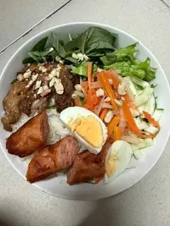 Hình ảnh bún thịt nướng+ nem nướng+ trứng