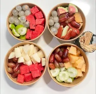 Hình ảnh Khay xoài lắc muối ớt + Bò khô 