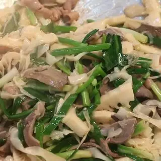 Hình ảnh Lòng mề xào măng giá