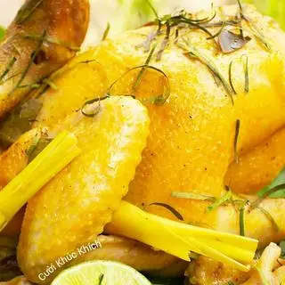 Hình ảnh 1/2 Con Gà Hấp Xông Hơi (Thịt Gà Mềm Ngot)