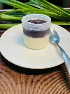 Hình ảnh sữa chua nếp cẩm ( 120 ml)