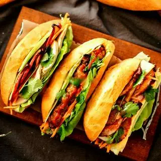 Hình ảnh Bánh mỳ trứng bò khô