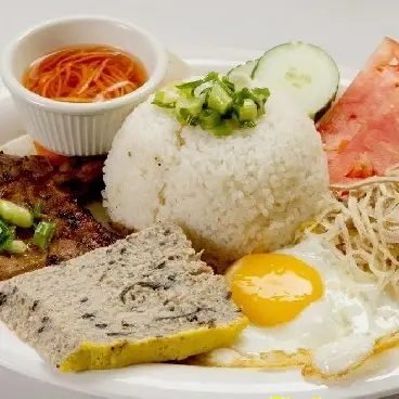 Hình ảnh Cơm sườn - bì - chả - trứng kèm canh
