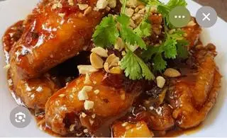 Hình ảnh Cơm cánh gà chiên giòn sốt me