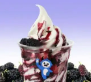 Hình ảnh Sundae dâu tằm
