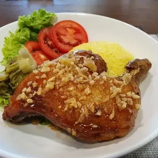 Hình ảnh Cơm Chiên - Đùi Góc Tư (  Lớn ) Sốt Mắm Tỏi ( Tặng Trà Tắc )