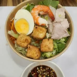 Hình ảnh Bún nước tương thịt luộc ,tôm luộc.đậu hũ chiên ,chả giò + TẶNG TRÀ TẮC