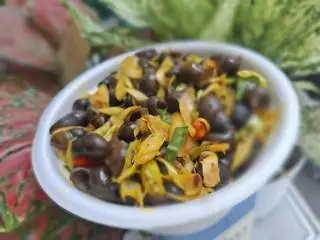 Hình ảnh ốc gạo đá hút miền trung xào sả ot phần 1kg