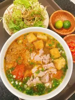 Hình ảnh Bún riêu cua thịt bò