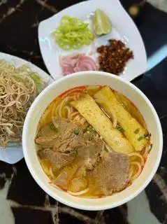 Hình ảnh Bún Bò Nạm - Chả Cua