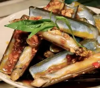 Hình ảnh móng tay xào bơ tỏi