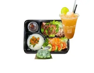 Hình ảnh Combo siêu tiết kiệm: cơm ba rọi chiên giòn + canh + trà trái cây
