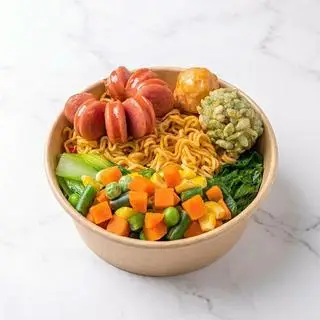 Hình ảnh Mì Trộn Indomie Xúc Xích Bông Hoa & Chả Cá Cốm