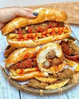 Hình ảnh Bánh mì nem khoai