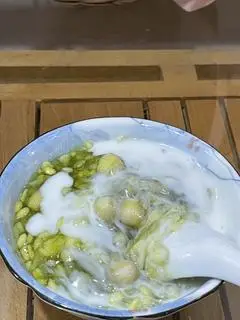 Hình ảnh CHÈ CỐM HẠT SEN ÍT NGỌT
