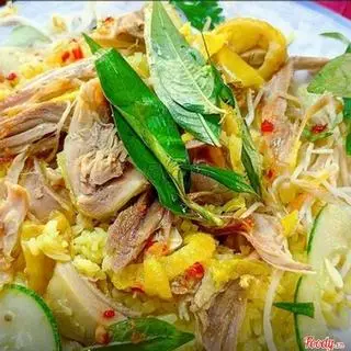 Hình ảnh Cơm Đùi Gà 1/4 Xé Phay Bóp Rau Răm (Chicken rice and salad)