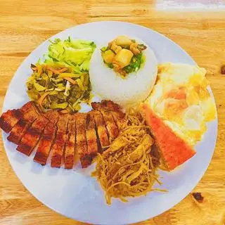 Hình ảnh Cơm ba rọi bì trứng