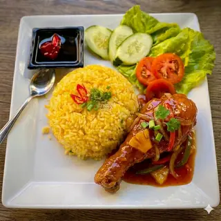 Hình ảnh Cơm gà ĐÙI TỎI (xốt thái)