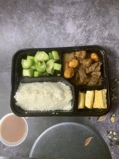 Hình ảnh Cơm Thịt Kho Trứng Cút