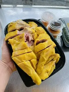 Hình ảnh Combo: Gà ủ muối nguyên con + giò heo ủ muối