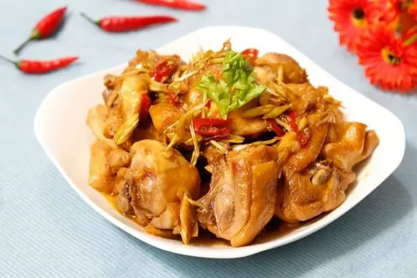 Hình ảnh Cơm gà kho sả + nuớc 