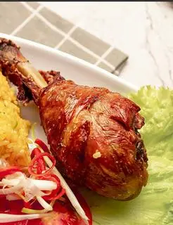Hình ảnh Đùi gà xối mỡ (chưa bao gồm cơm)