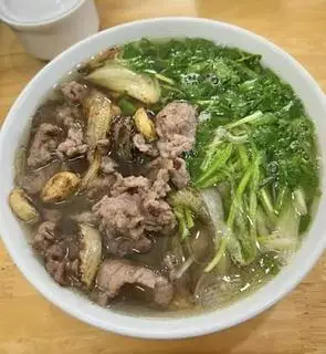 Hình ảnh phở tái lăn lò đúc