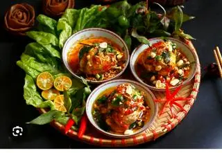 Hình ảnh hột vịt lộn xào tiêu xanh