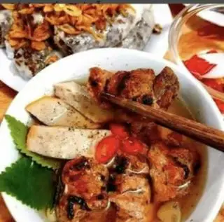 Hình ảnh Bánh cuốn chả lẫn nướng +quế