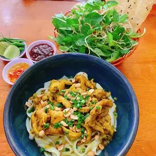 Hình ảnh Mì Quảng gà ta