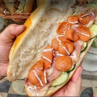 Hình ảnh Bánh mì Thịt Hun Khói