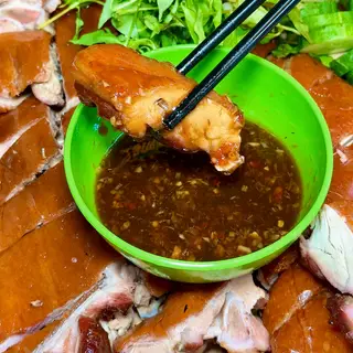 Hình ảnh Rau dưa + Nước chấm ăn kèm
