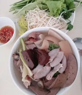 Hình ảnh Hủ Tiếu Lòng Heo 