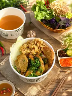Hình ảnh Bánh Đa Cá Rô Chả Sụn Hải Phòng