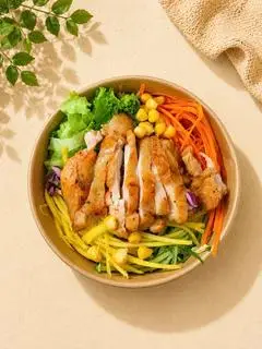 Hình ảnh Bún gạo lứt trộn gà