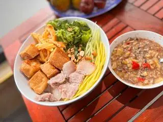 Hình ảnh bún mắm nêm thịt-trứng