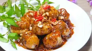 Hình ảnh Trứng vịt lộn xào me (2 Trứng)