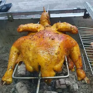 Hình ảnh 1 con Gà Ta thả vườn nướng sả ớt