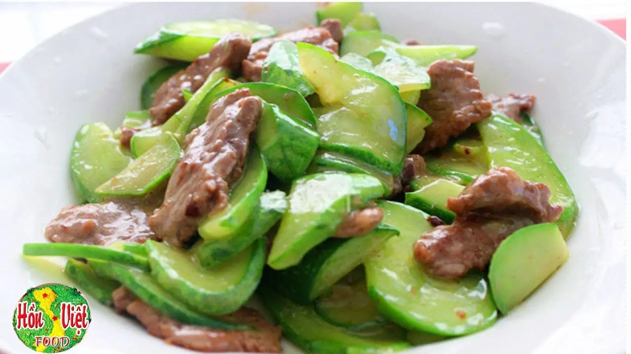 Hình ảnh Cơm bò xào dưa leo
