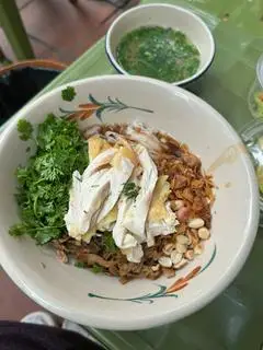 Hình ảnh Phở gà trộn