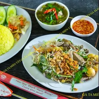 Hình ảnh Cơm gà đặc biệt - canh rong biển - nước nha đam hoặc sữa bắp