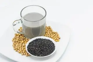 Hình ảnh  sữa đậu nành - mè đen